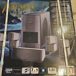 Home theater surround system smart, 2600 watts, 6 piece retails$3000 only 700obo